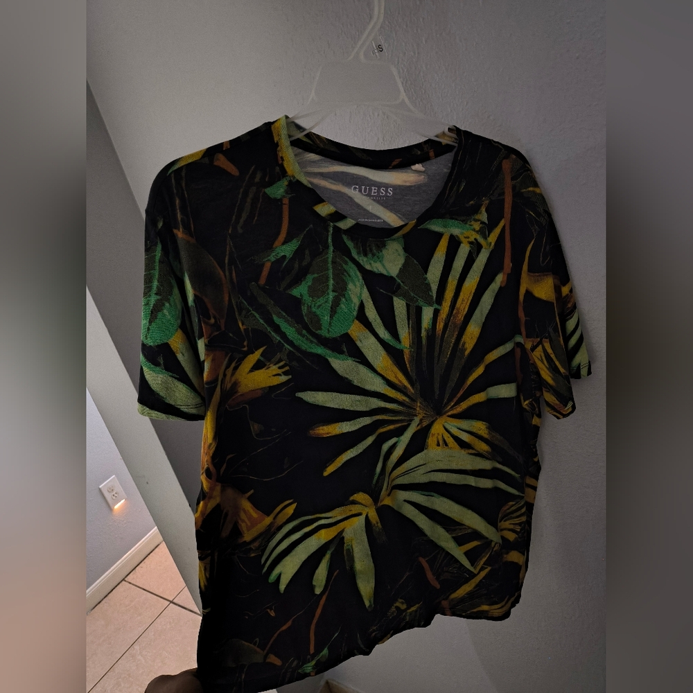 Guess t shirt